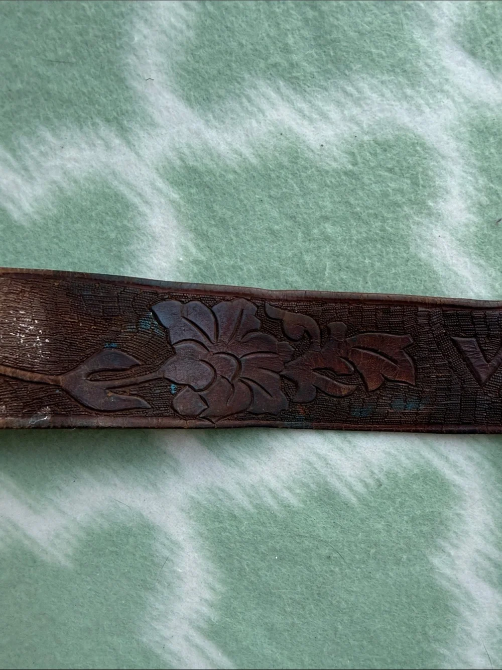 Vintage Tooled Leather Silver Tone Buckle Brown Men’s Belt about 39” long